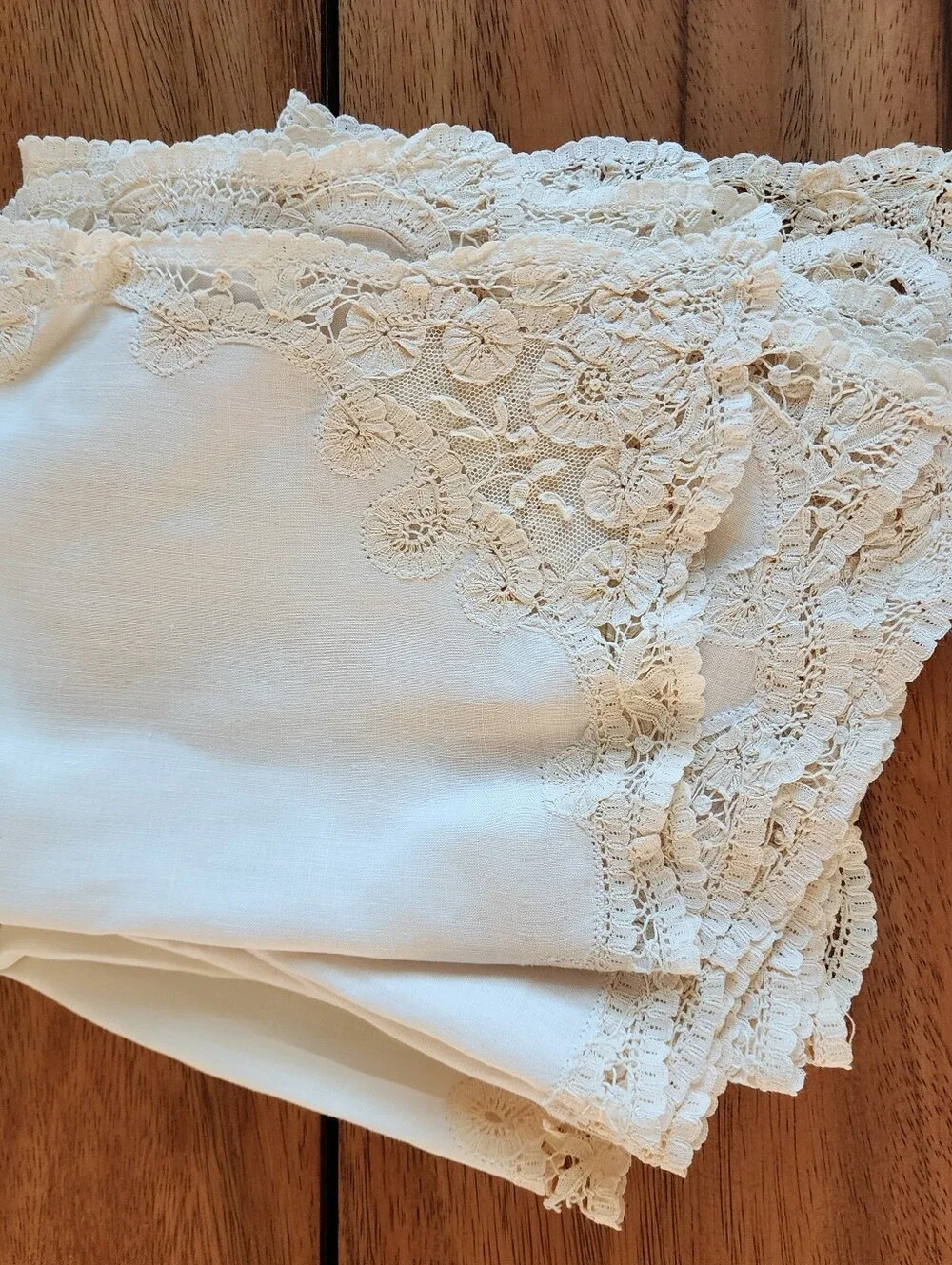 Bundle Of 20 Vintage Crochet, Lace, Linen Napkins, Runners, Hankies, Doilies